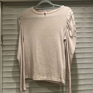 Light pink pearl top